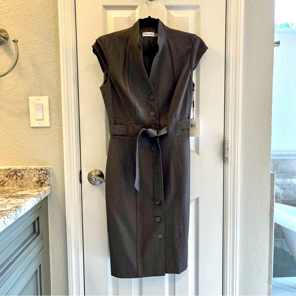 Calvin Klein size 4 Green Button Up Dress Below the knee NWT.